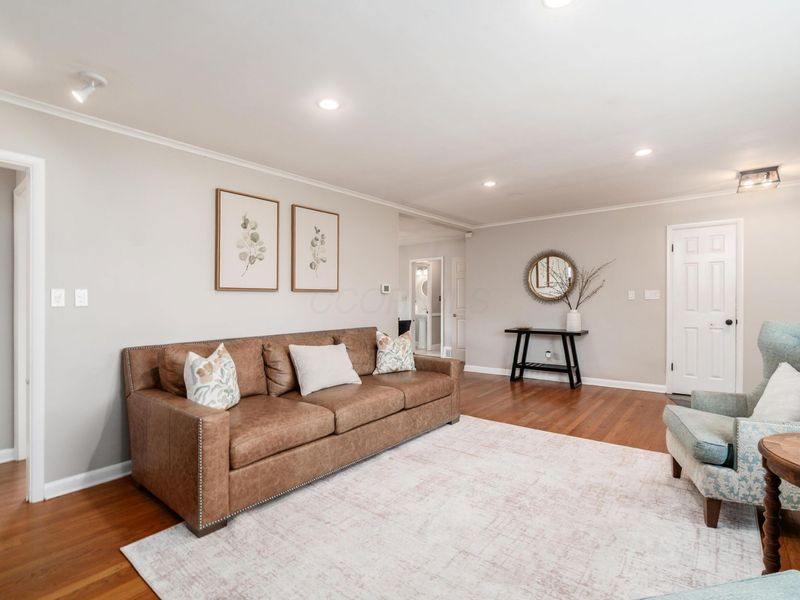 3166 S Dorchester Road, Columbus, OH 43221 Photo 5