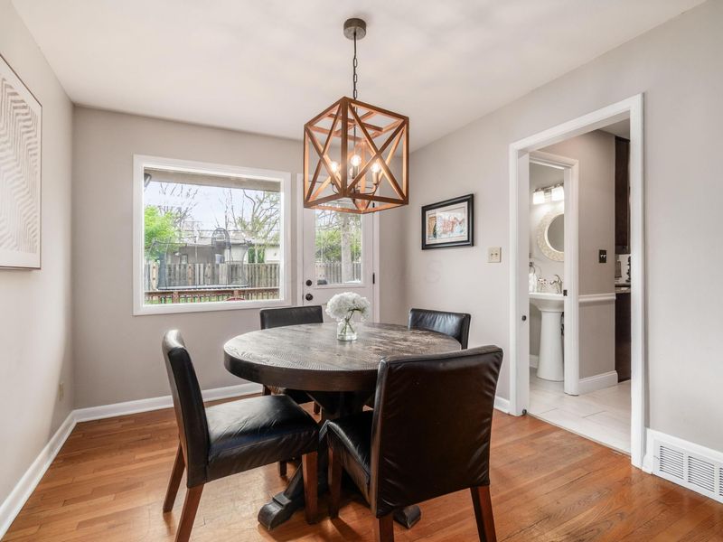 3166 S Dorchester Road, Columbus, OH 43221 Photo 6