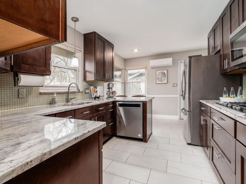 3166 S Dorchester Road, Columbus, OH 43221 Photo 8