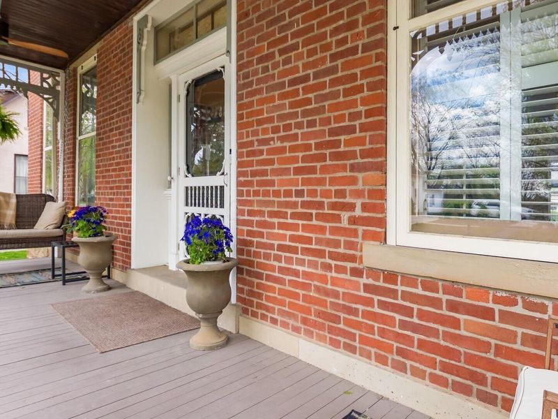 46 E Columbus Street, Canal Winchester, OH 43110 Photo 2