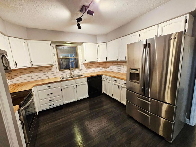 3734 N Lakeshore Drive , Jamestown, OH 45335 Photo 31