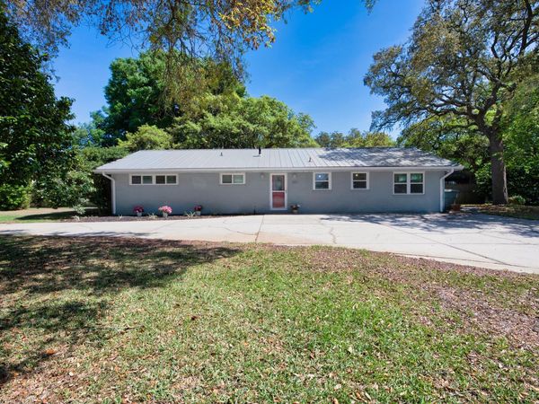 300 NW Leah Miller Drive, Fort Walton Beach, FL 32548