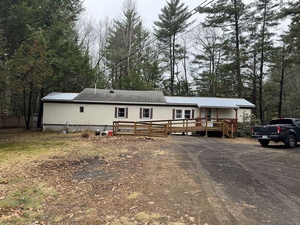 5 Coopers Grove Road, Kingston, NH 03848