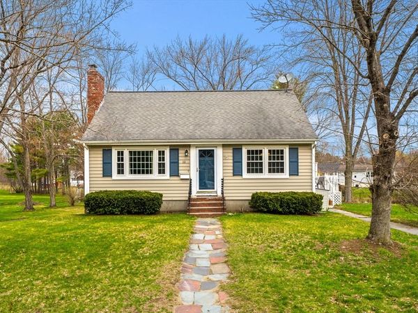 12 Dunshire Dr, Chelmsford, MA 01863