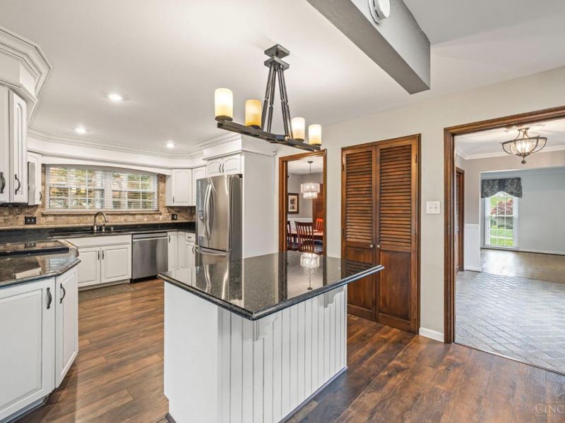 5901 Countryhills Drive, Green Township, OH 45233 Photo 11