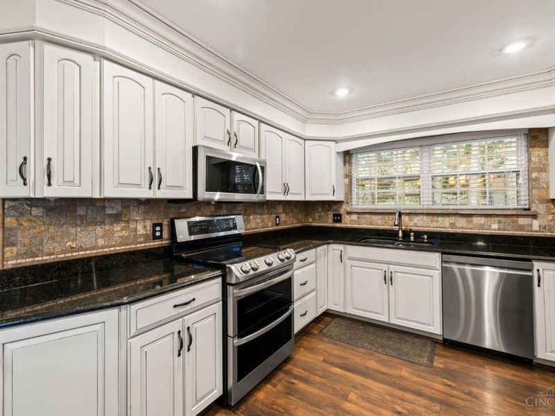 5901 Countryhills Drive, Green Township, OH 45233 Photo 13