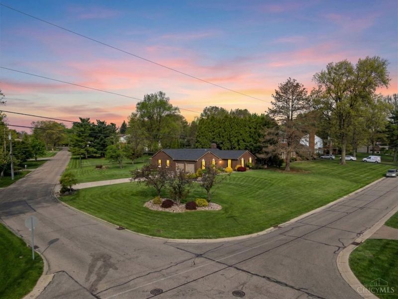 5901 Countryhills Drive, Green Township, OH 45233 Photo 3