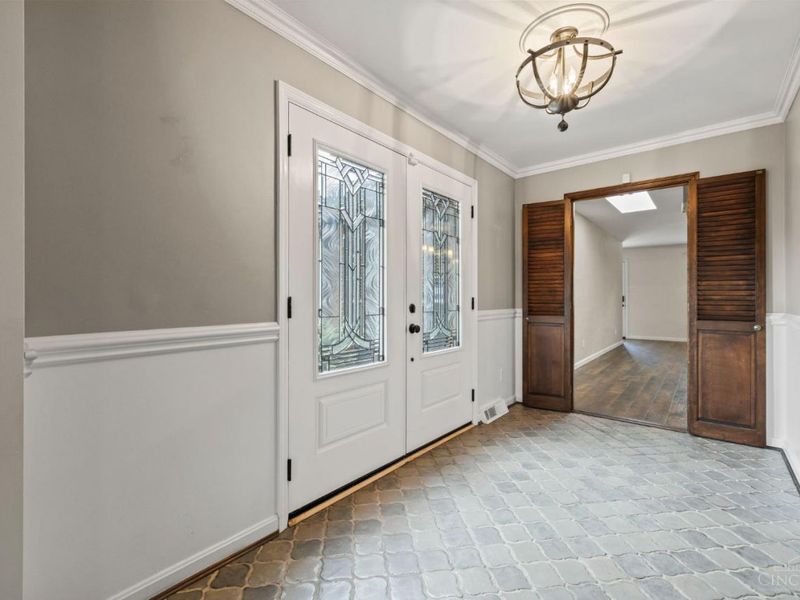 5901 Countryhills Drive, Green Township, OH 45233 Photo 5