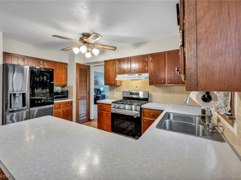 26475 Sudbury Drive, North Olmsted, OH 44070 Photo 14