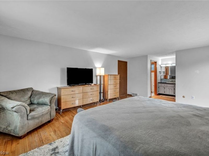 26475 Sudbury Drive, North Olmsted, OH 44070 Photo 26