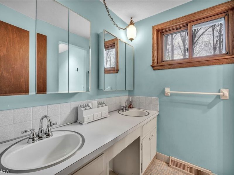 26475 Sudbury Drive, North Olmsted, OH 44070 Photo 29