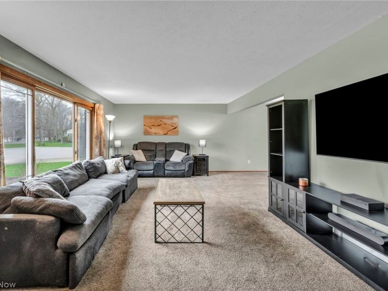 26475 Sudbury Drive, North Olmsted, OH 44070 Photo 8