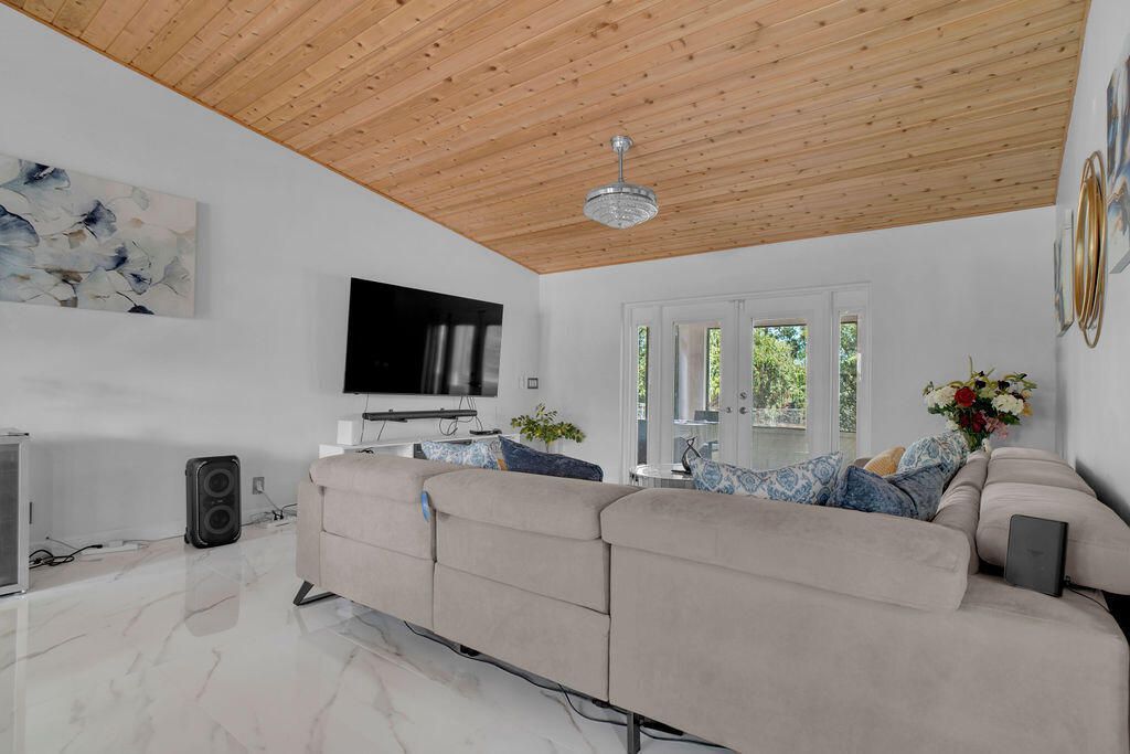 18057 N 40th Run N, The Acreage, FL 33470 Photo