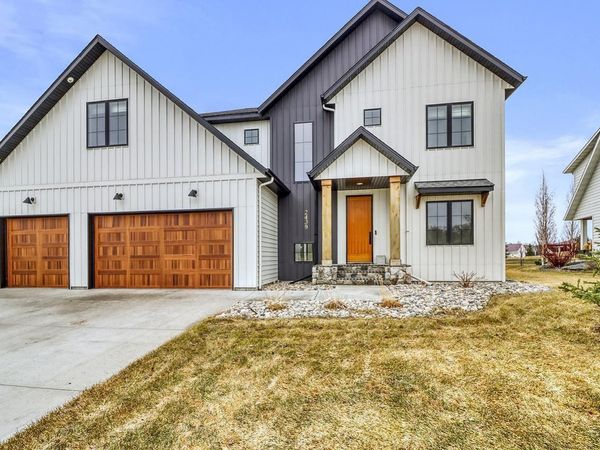 2439 Rivers Bend Drive E, West Fargo, ND 58078