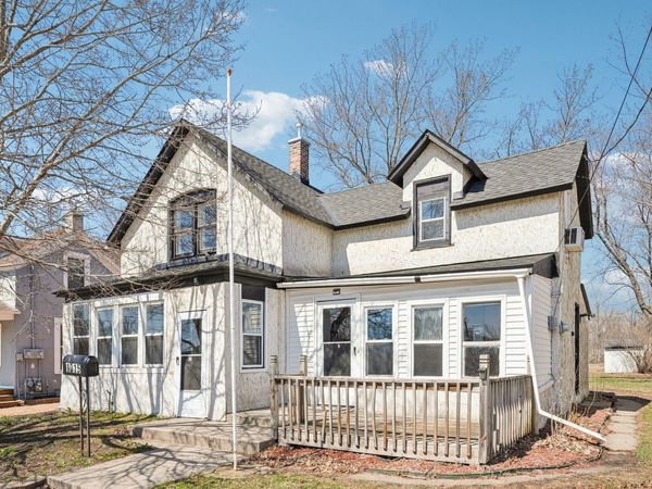 1015 Stoughton Avenue, Chaska, MN 55318