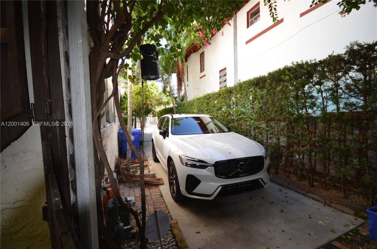 334 NE 26th Ter, Miami, FL 33137 Photo