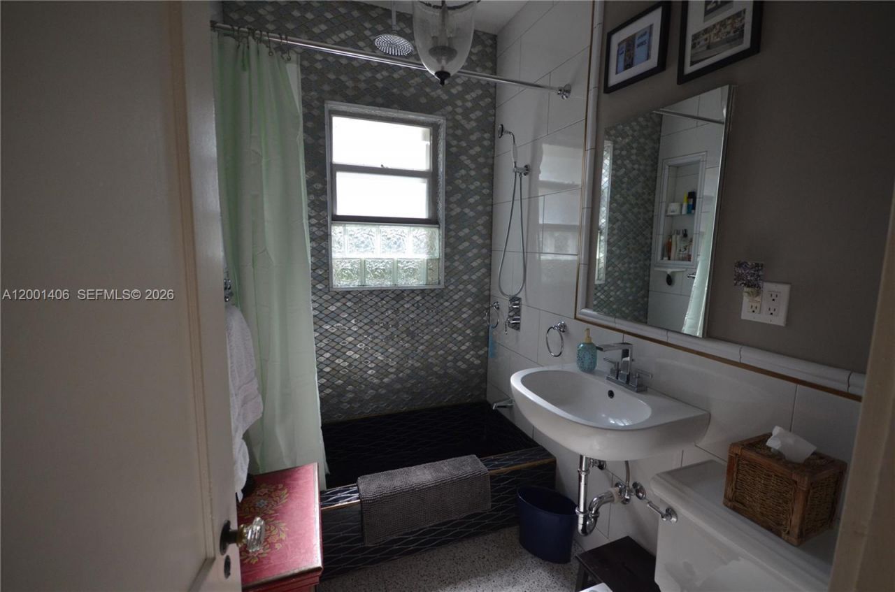 334 NE 26th Ter, Miami, FL 33137 Photo