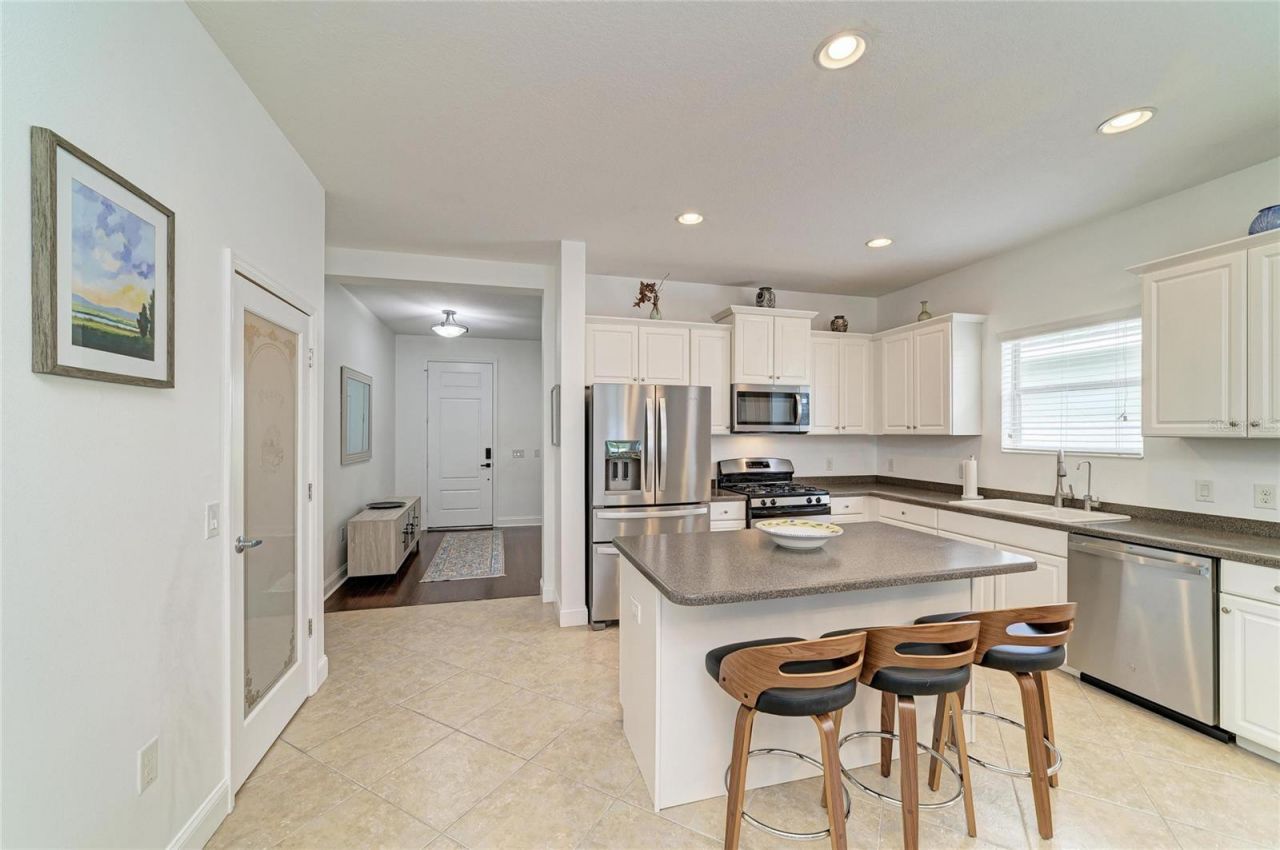 4650 Woodbrook Drive, Sarasota, FL 34243 Photo