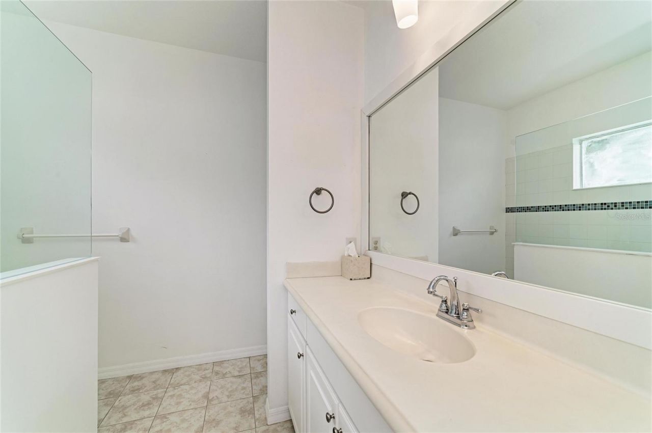 4650 Woodbrook Drive, Sarasota, FL 34243 Photo