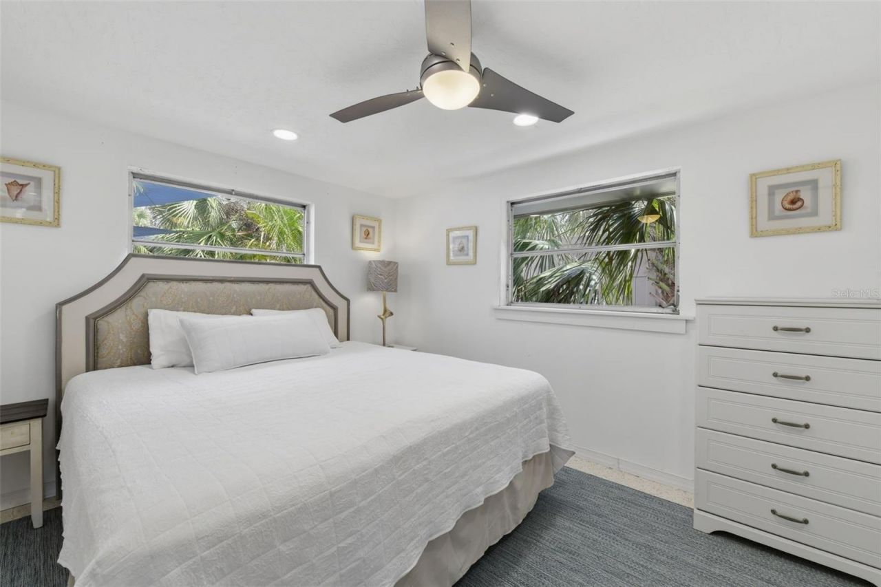 8456 Midnight Pass Road, Sarasota, FL 34242 Photo