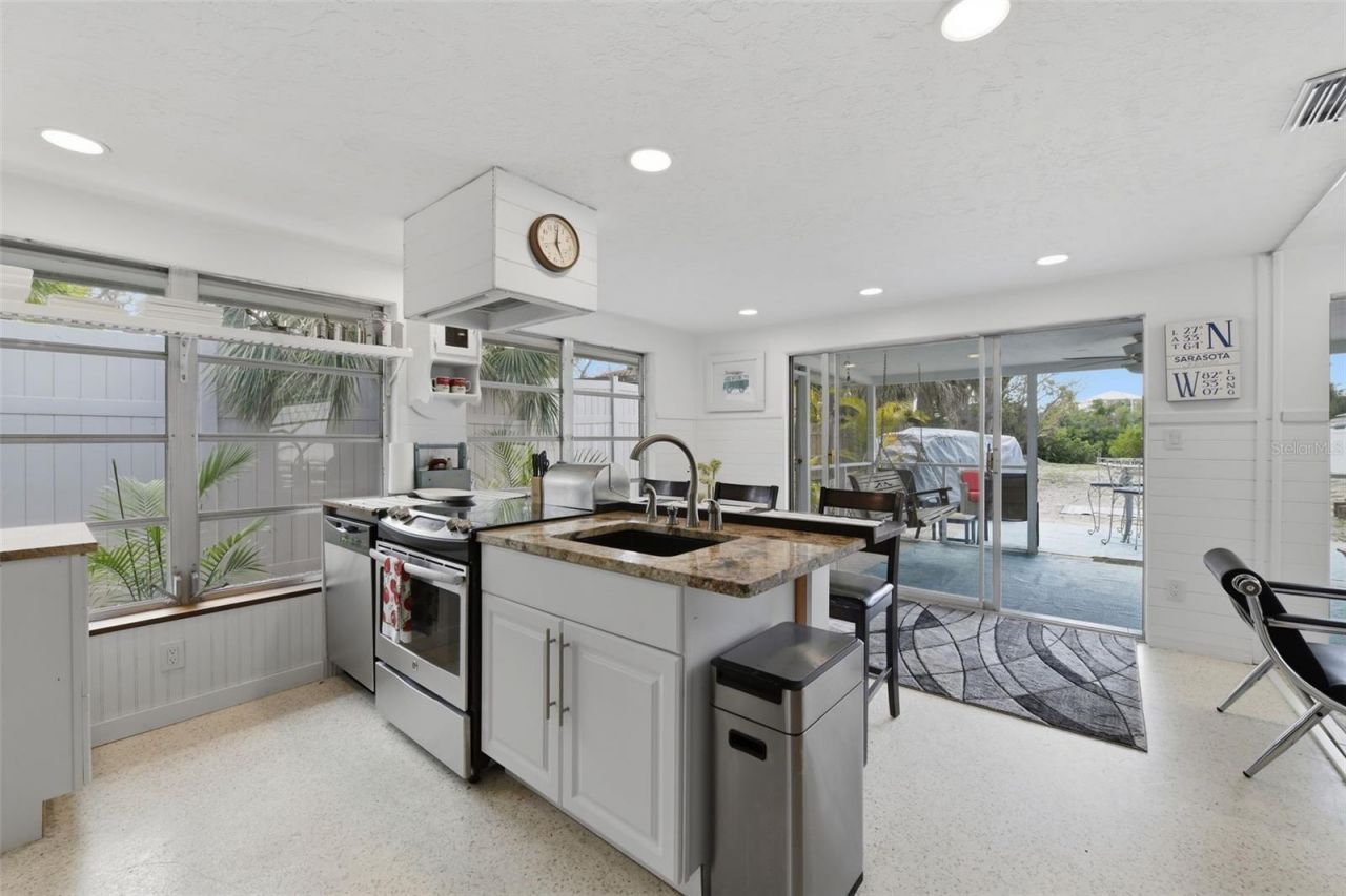 8456 Midnight Pass Road, Sarasota, FL 34242 Photo