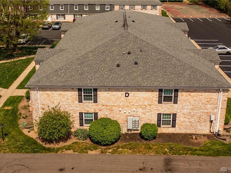 2277 Crew Circle, West Carrollton, OH 45439 Photo 2