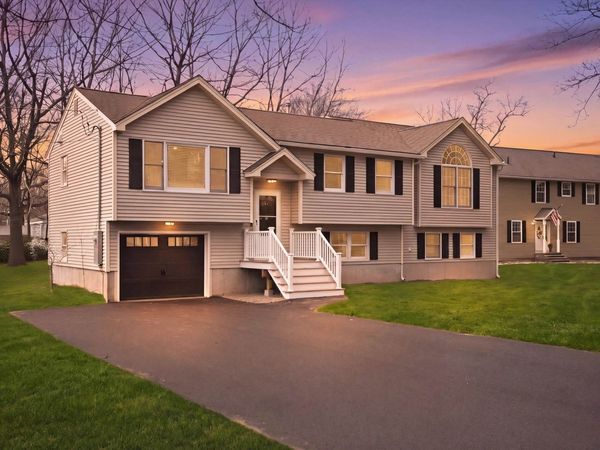 34 Shore Drive, Salem, NH 03079