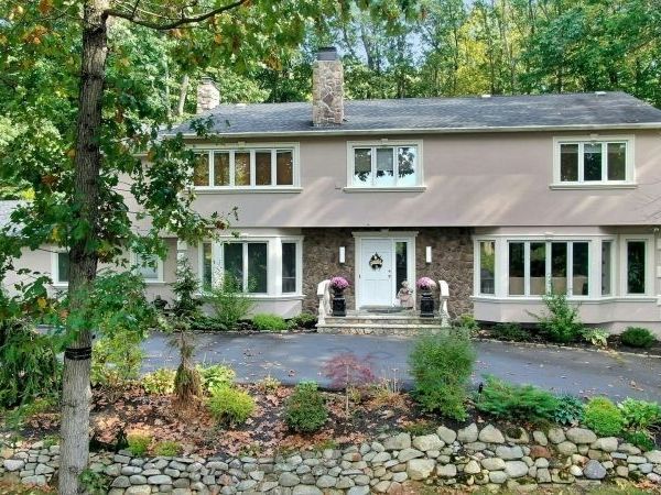 17 Sycamore Dr, Woodcliff Lake, NJ 07677