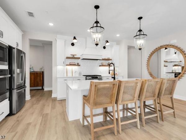 103 Honeysuckle Ln, Warren, NJ 07059