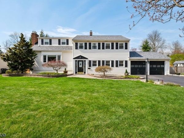 24 Regent Pl, Berkeley Heights, NJ 07922