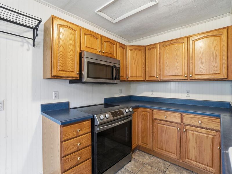 818 Brookwood Drive, Bellefontaine, OH 43311 Photo 10