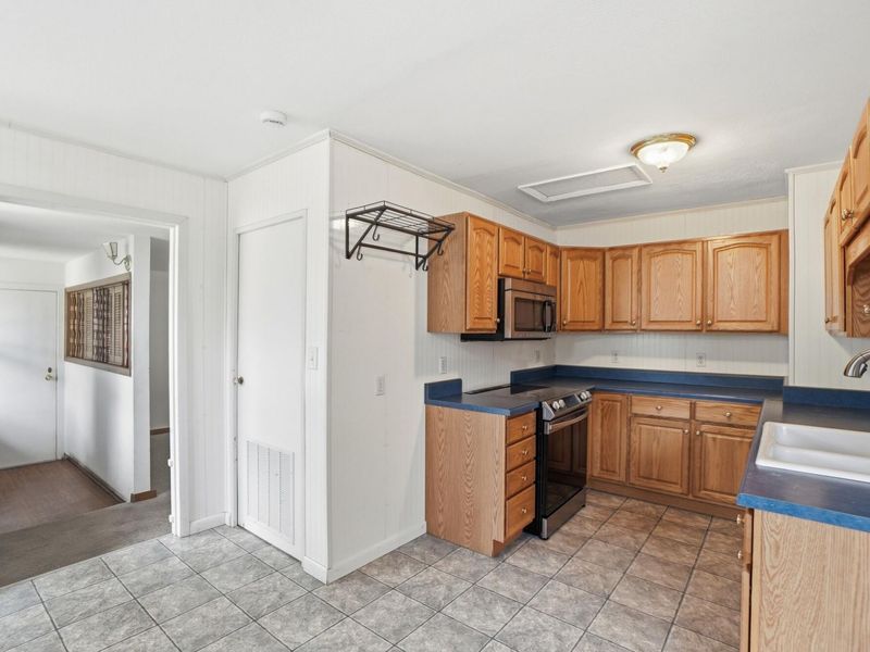 818 Brookwood Drive, Bellefontaine, OH 43311 Photo 8