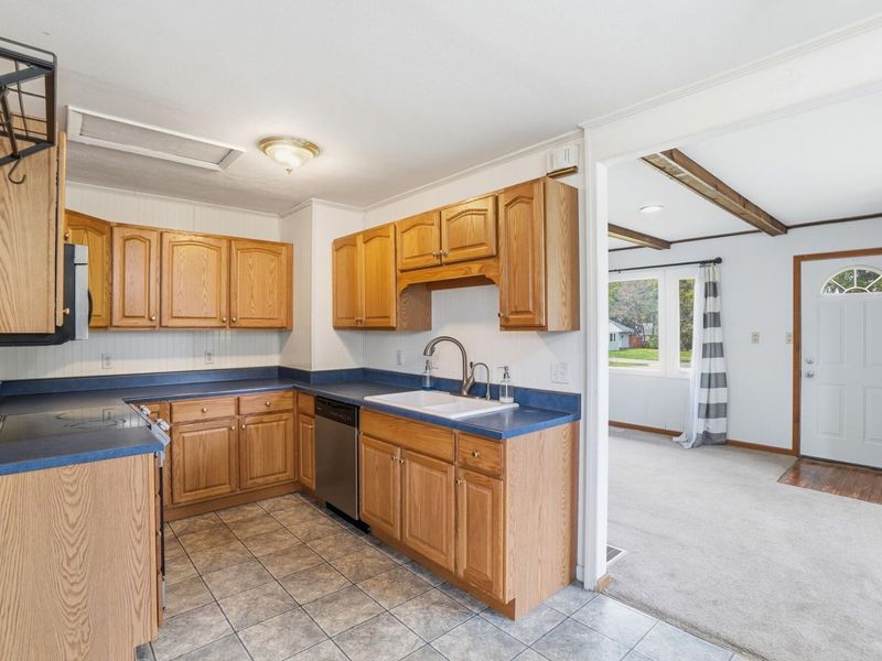 818 Brookwood Drive, Bellefontaine, OH 43311 Photo 9