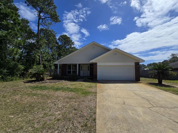 2018 Cardinal Lane, Navarre, FL 32566