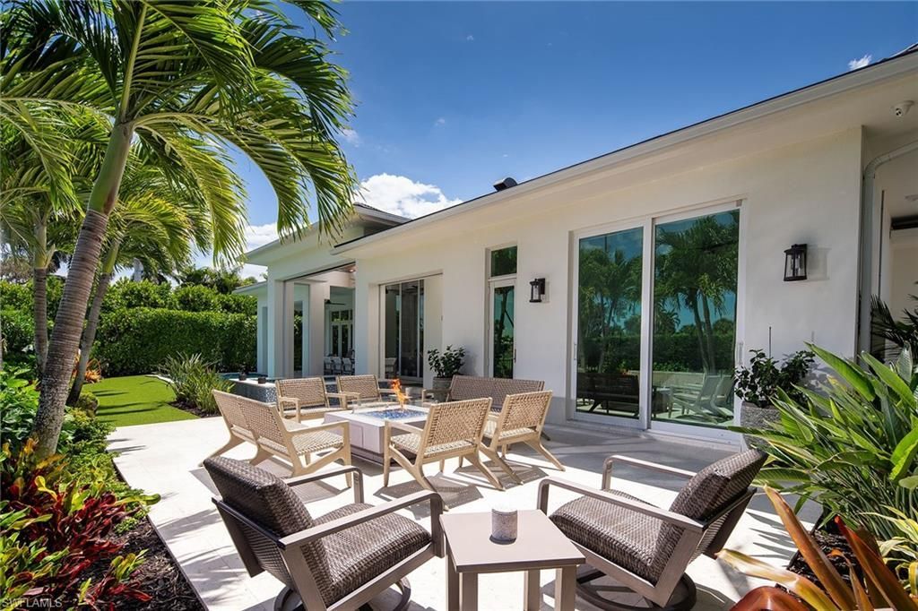 705 Wedge Dr, Naples, FL 34103 Photo