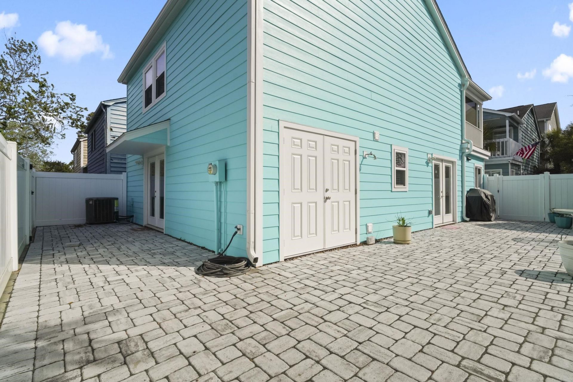 1911c Edge Dr. Photo 11