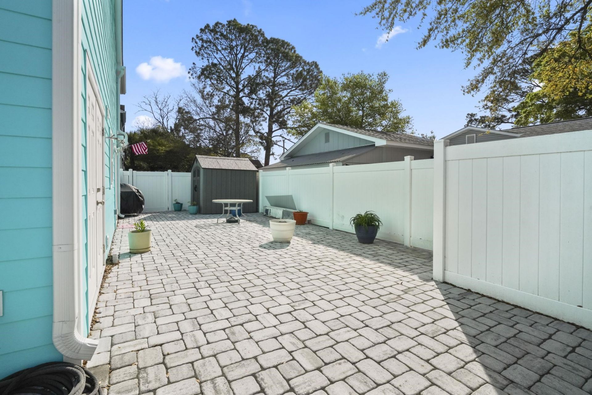 1911c Edge Dr. Photo 12