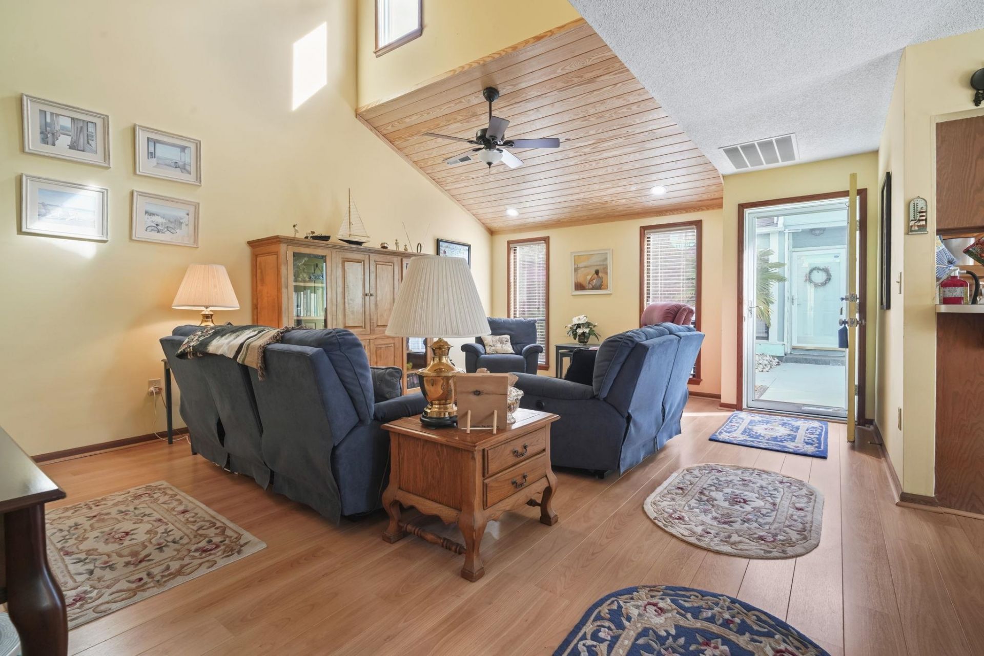 1911c Edge Dr. Photo 19