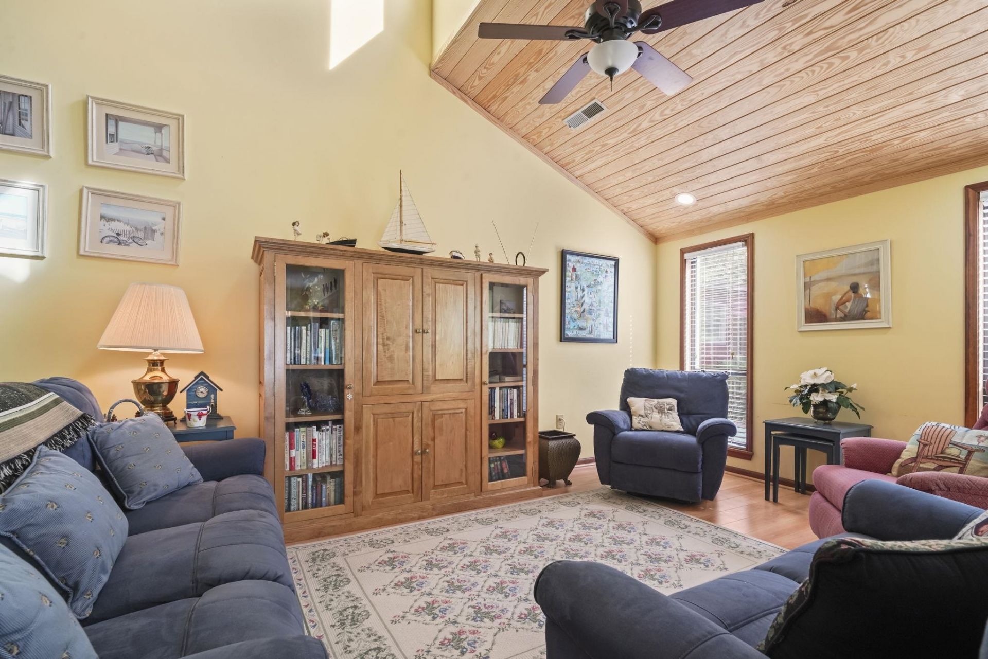 1911c Edge Dr. Photo 20