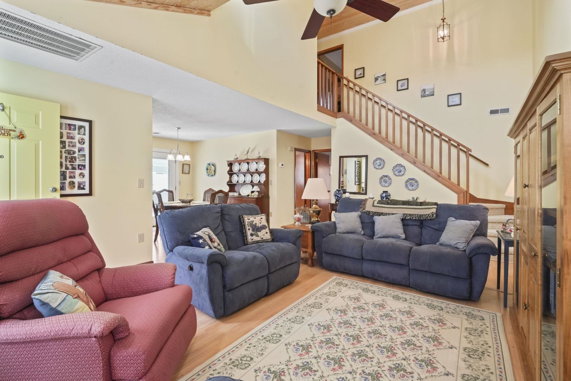 1911c Edge Dr. Photo 22