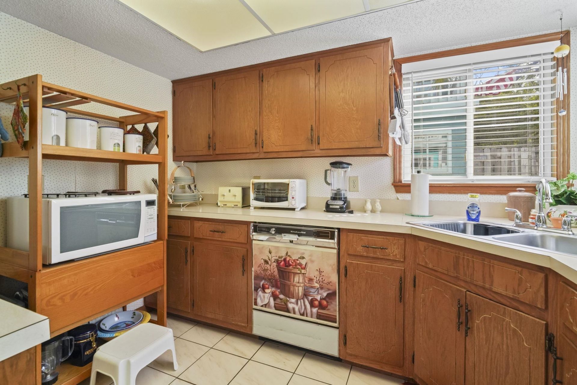 1911c Edge Dr. Photo 28