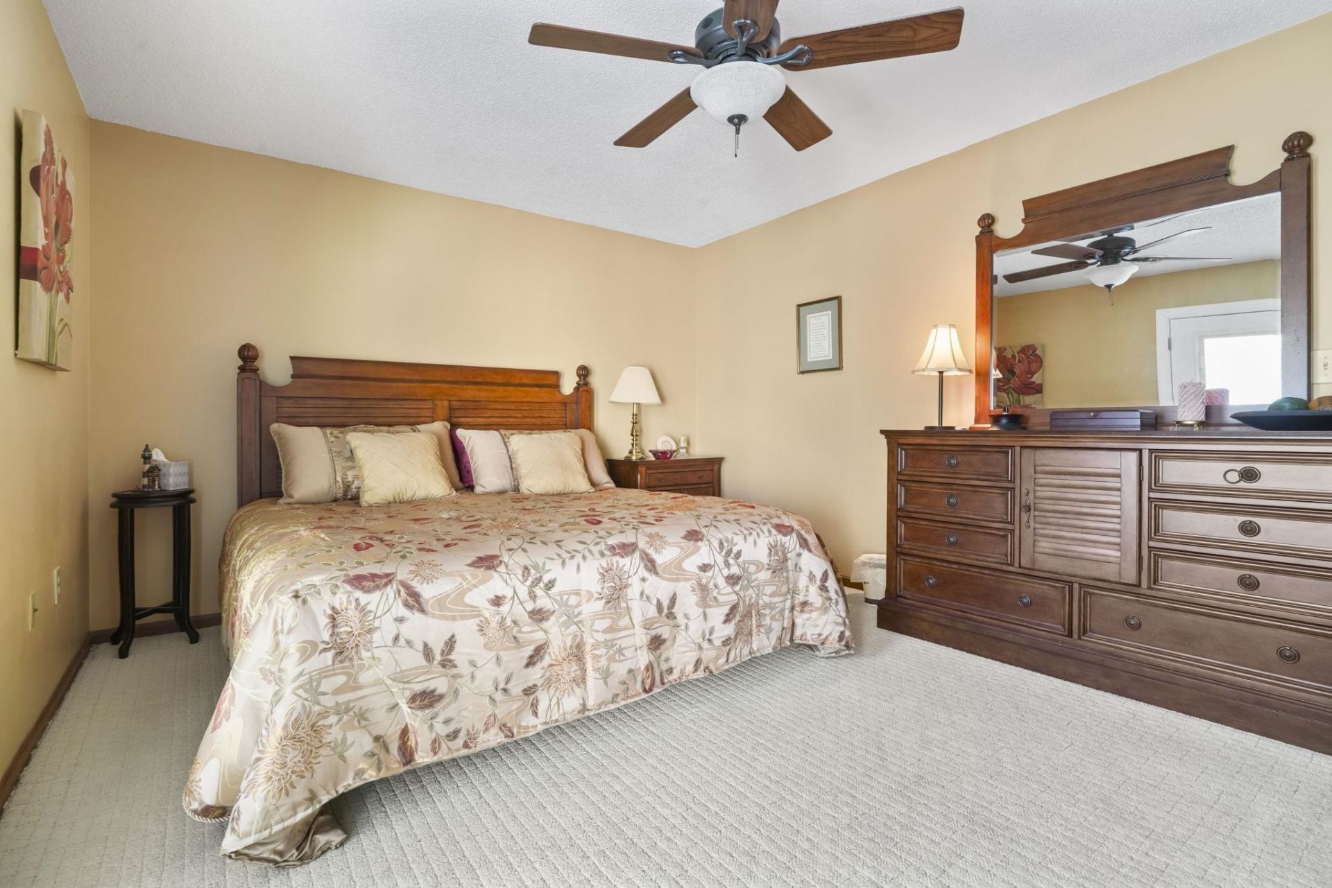 1911c Edge Dr. Photo 32