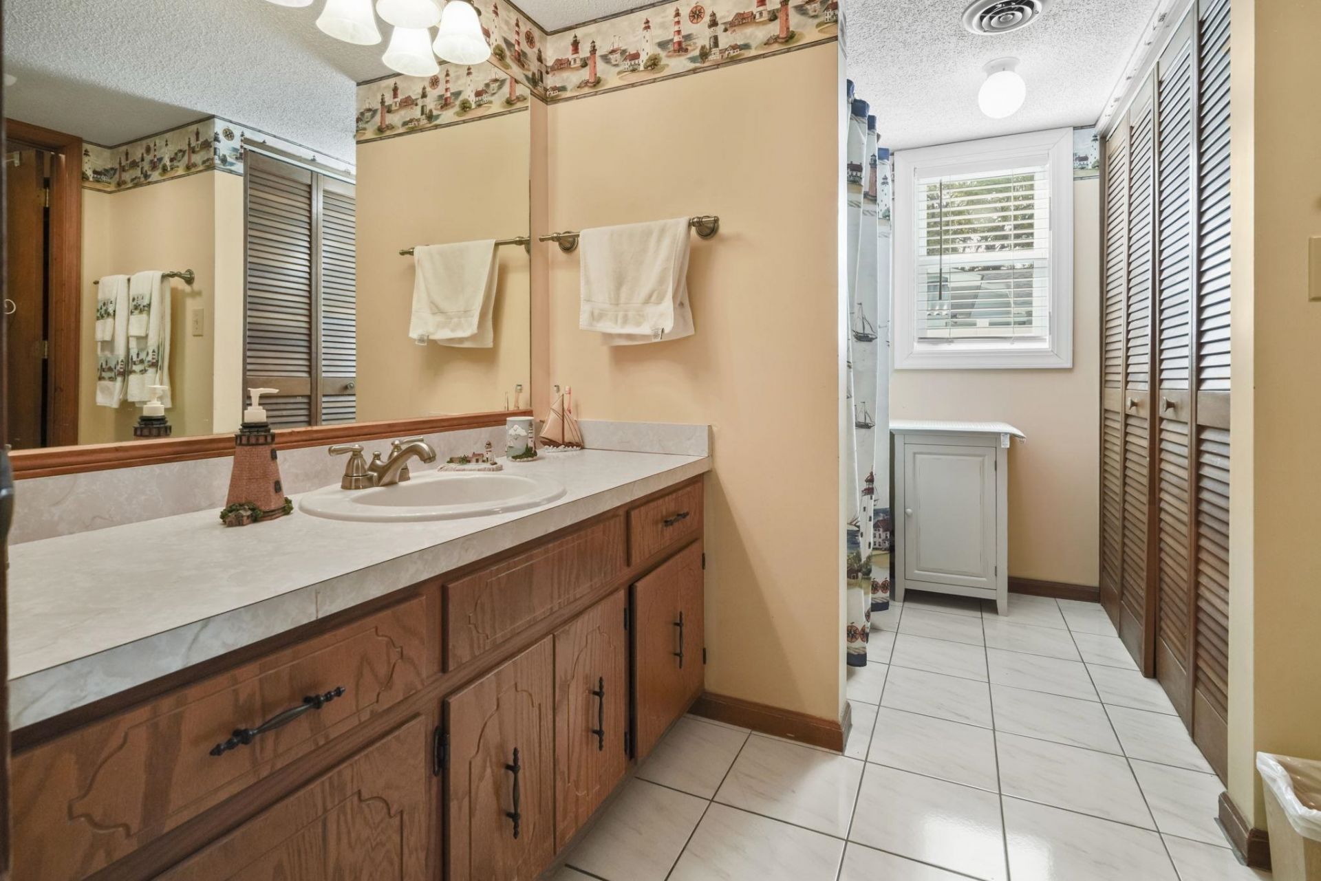 1911c Edge Dr. Photo 39