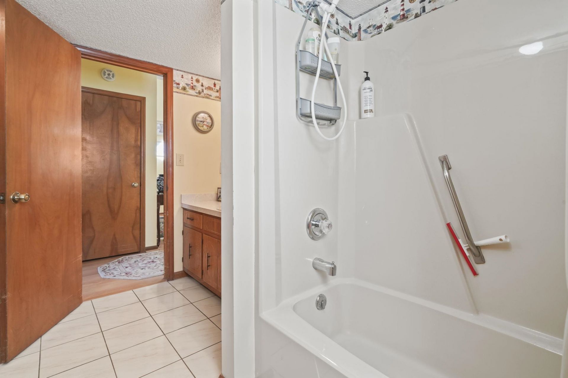 1911c Edge Dr. Photo 40