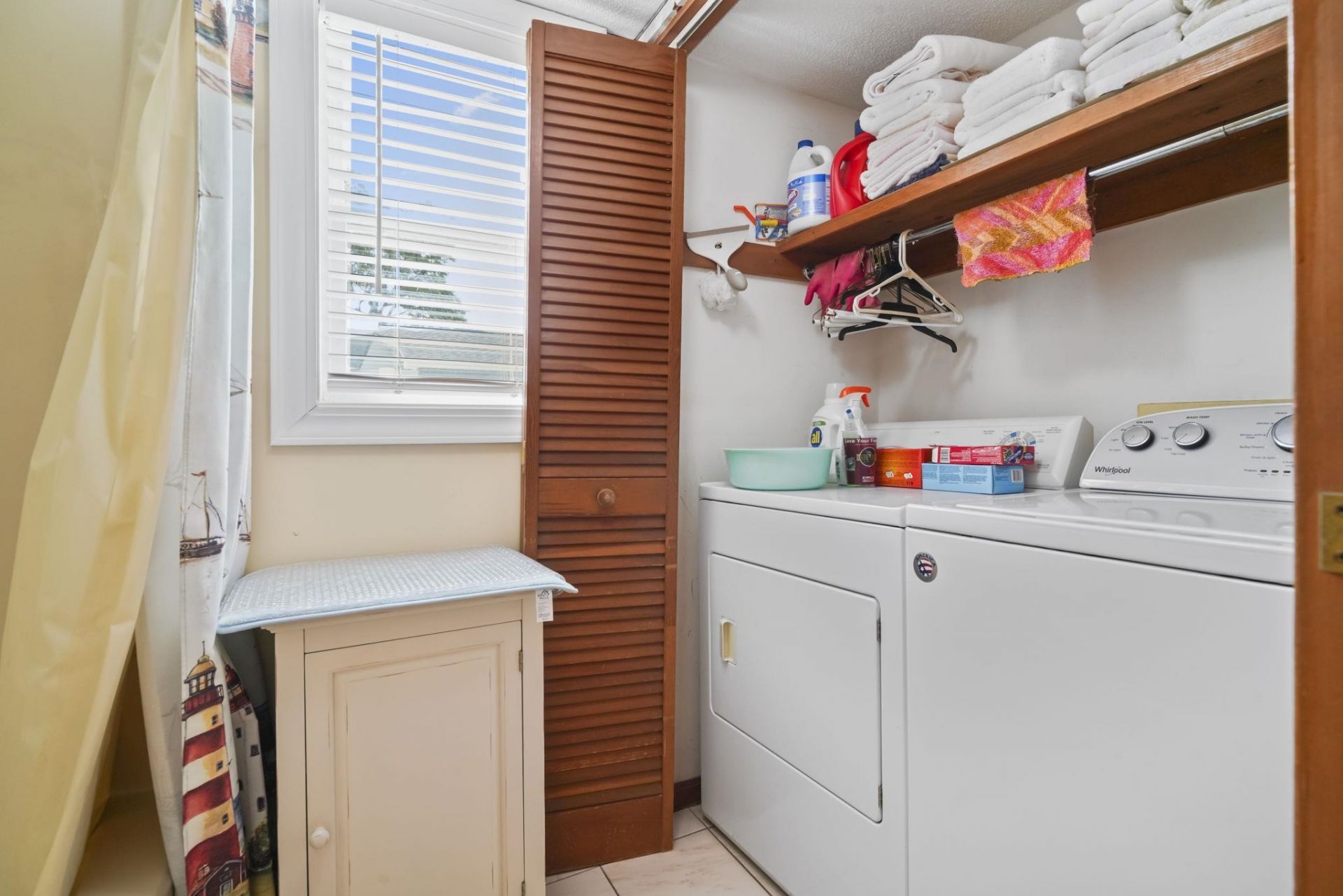 1911c Edge Dr. Photo 41