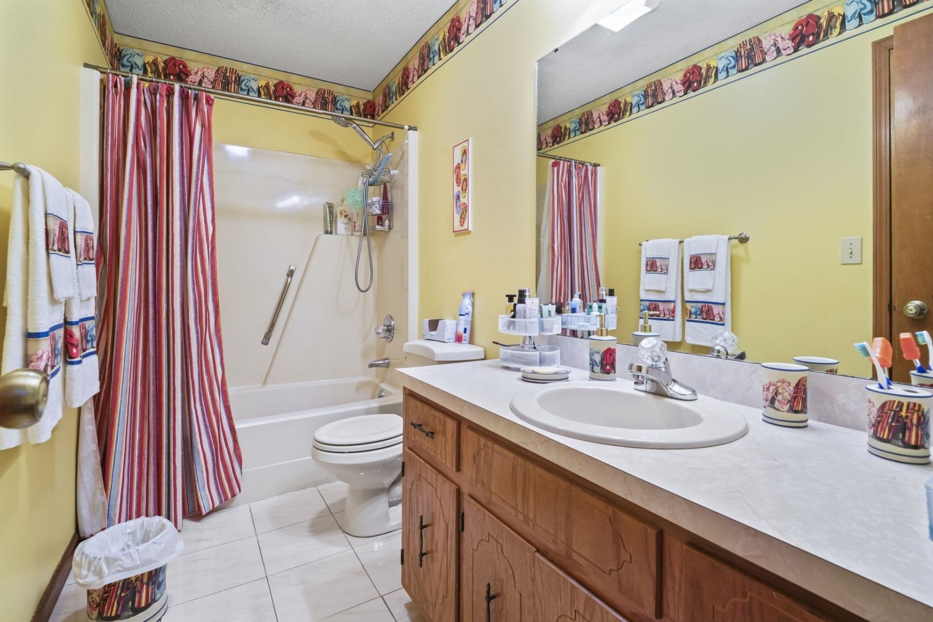 1911c Edge Dr. Photo 42