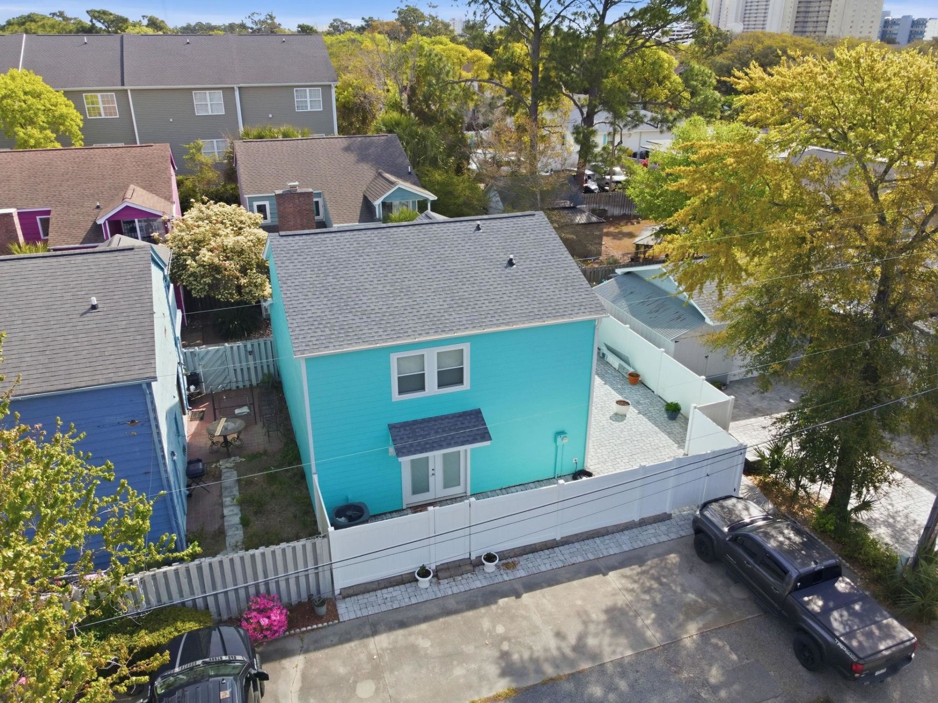 1911c Edge Dr. Photo 6