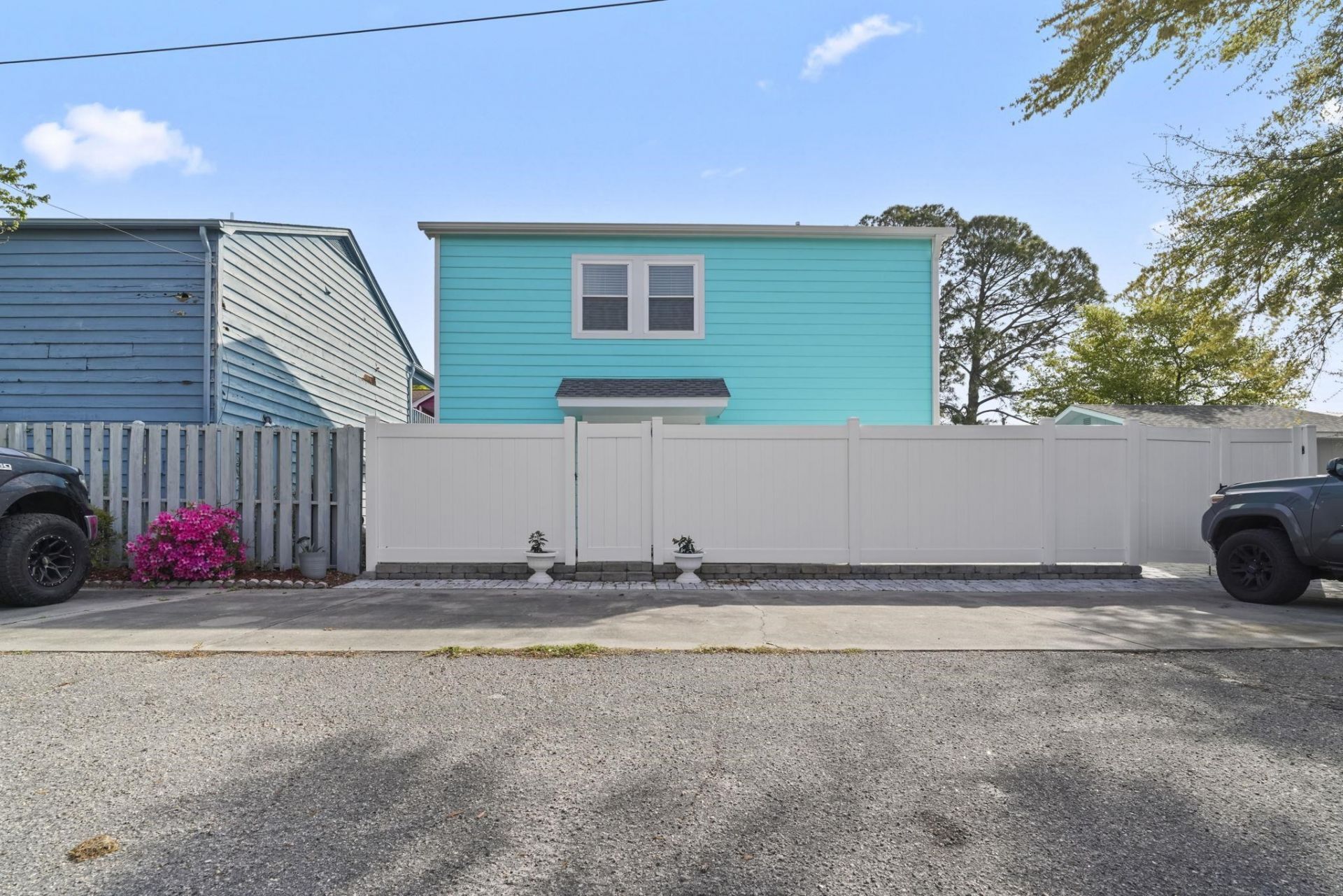 1911c Edge Dr. Photo 7