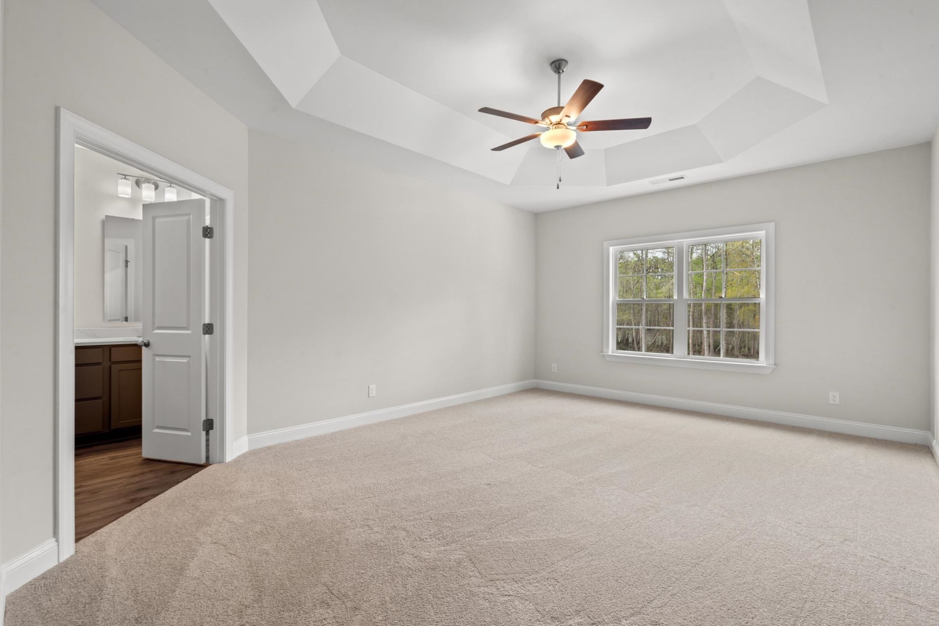 1425 Loop Circle Photo 7