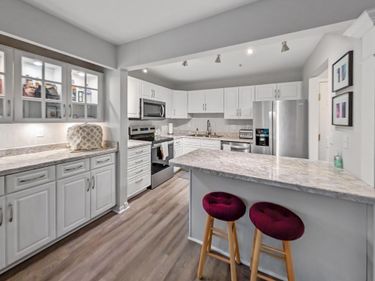 1350 Douglas Drive N, Unit 110, Golden Valley, MN 55422